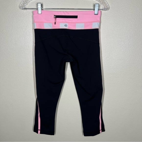 Lululemon Up The Pace Crop Leggings Black Steep Stripe Bleached Coral Size 4 - Picture 5 of 9